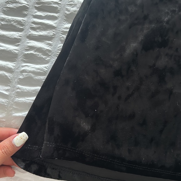 BLACK DRESS. - Picture 2 of 3